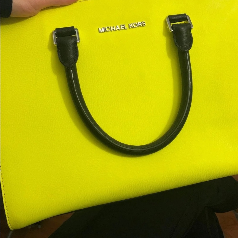 Michael Kors Small Selma Bag - Picture 5 of 8